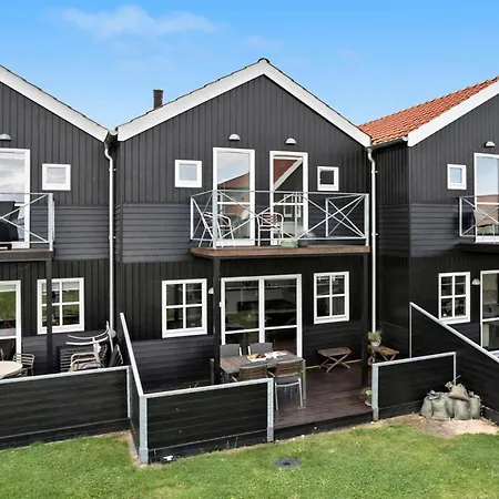 Lovely In Juelsminde With House Sea View Appartement